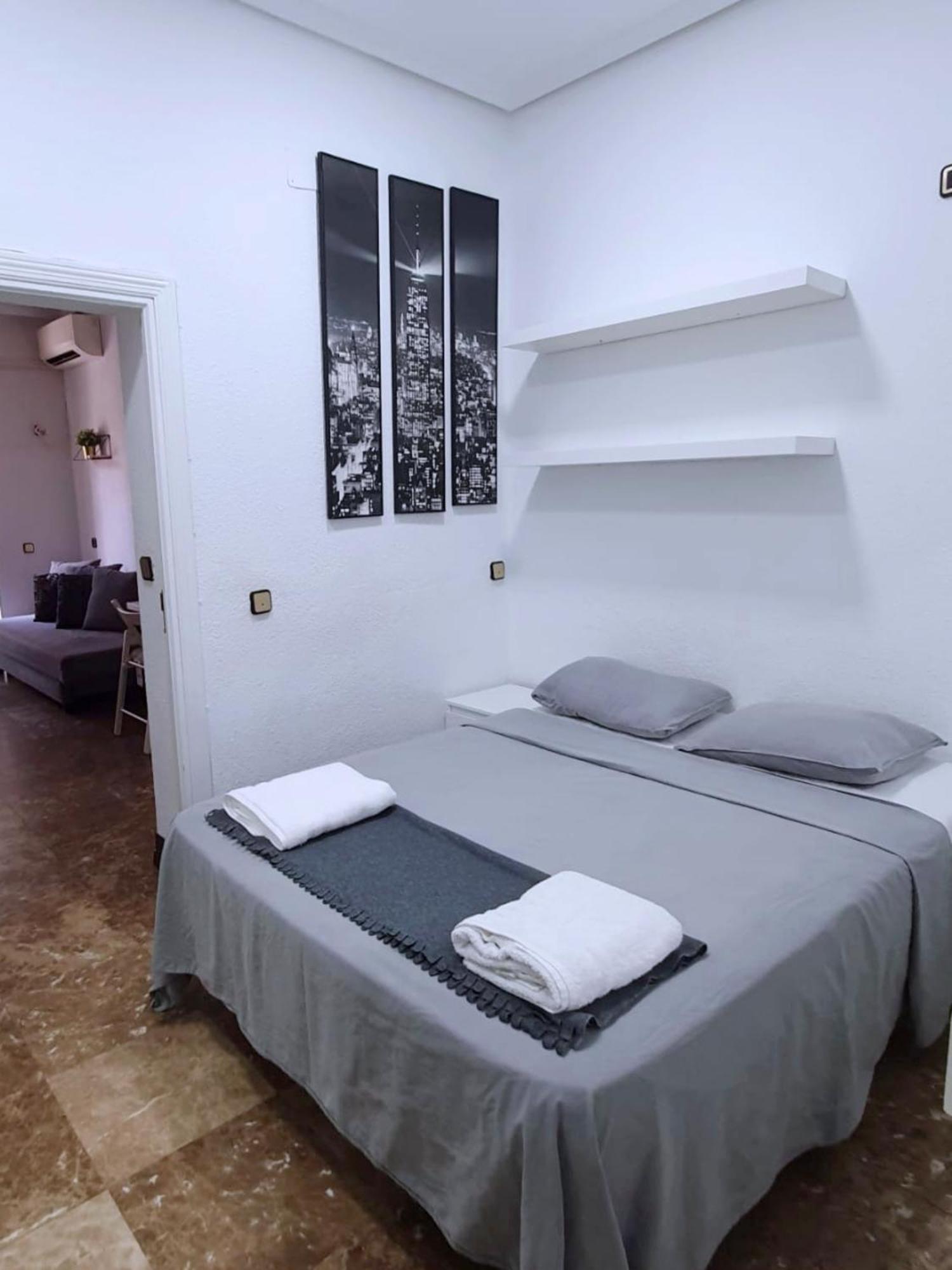 Apartamentos Econostay Fuencarral Мадрид Экстерьер фото